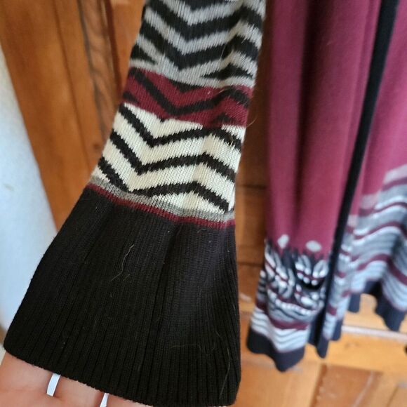 Valerie Stevens L Open Front Long Cardigan Burgundy Pattern Pockets Cozy Boho - Picture 5 of 5